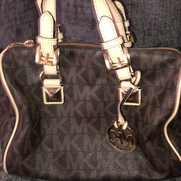 Purse - Picture 1 of 7